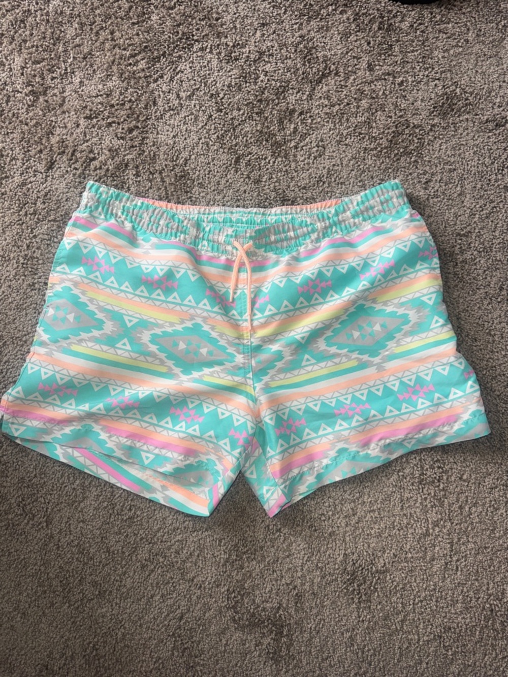 El Fuego chubbies trunks 4” inseam large